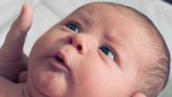 จะทำอย่างไรกับอาการสะอึกในทารกแรกเกิด?